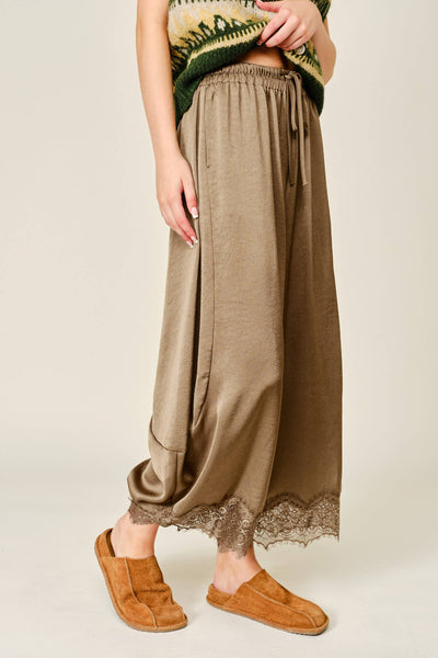 AJP6612 LACE TRIM SATIN DRAWSTRING BARREL PANTS