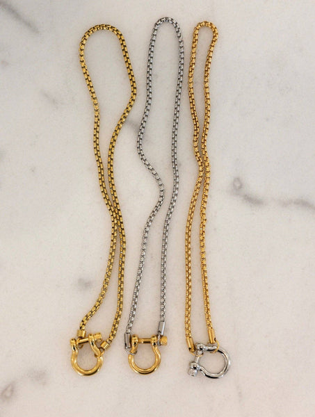 LOCKET NECKLACE