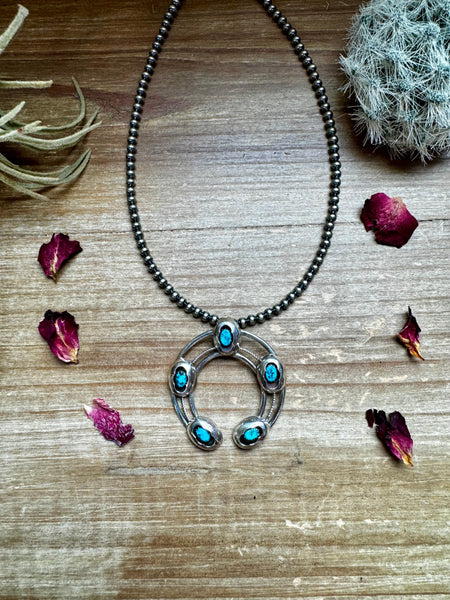 Naja Pendant