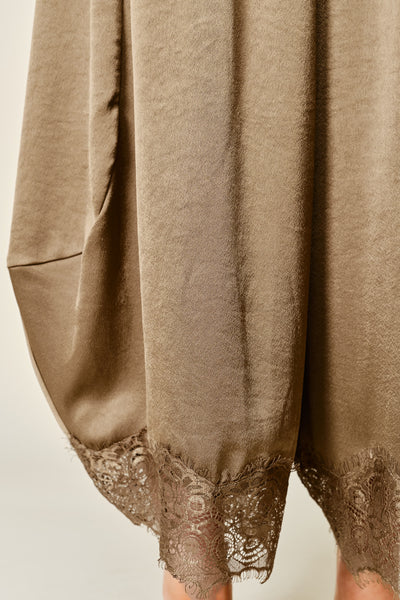 AJP6612 LACE TRIM SATIN DRAWSTRING BARREL PANTS